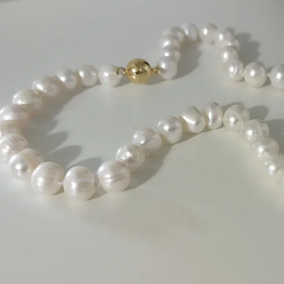 Freshwater Pearl Necklace - Picture 3 of 4